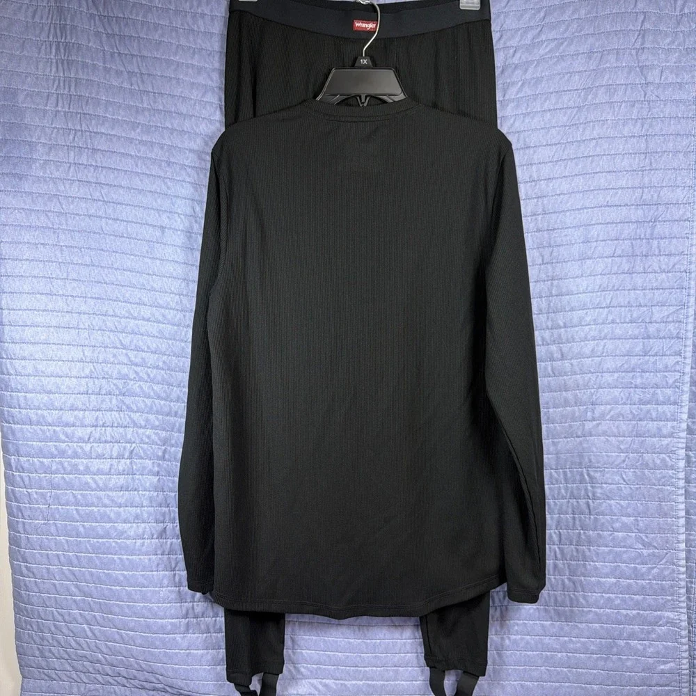 Wrangler Men's Medium Black Long Sleeve Waffle Thermal Crew Pocket Tagless Shirt